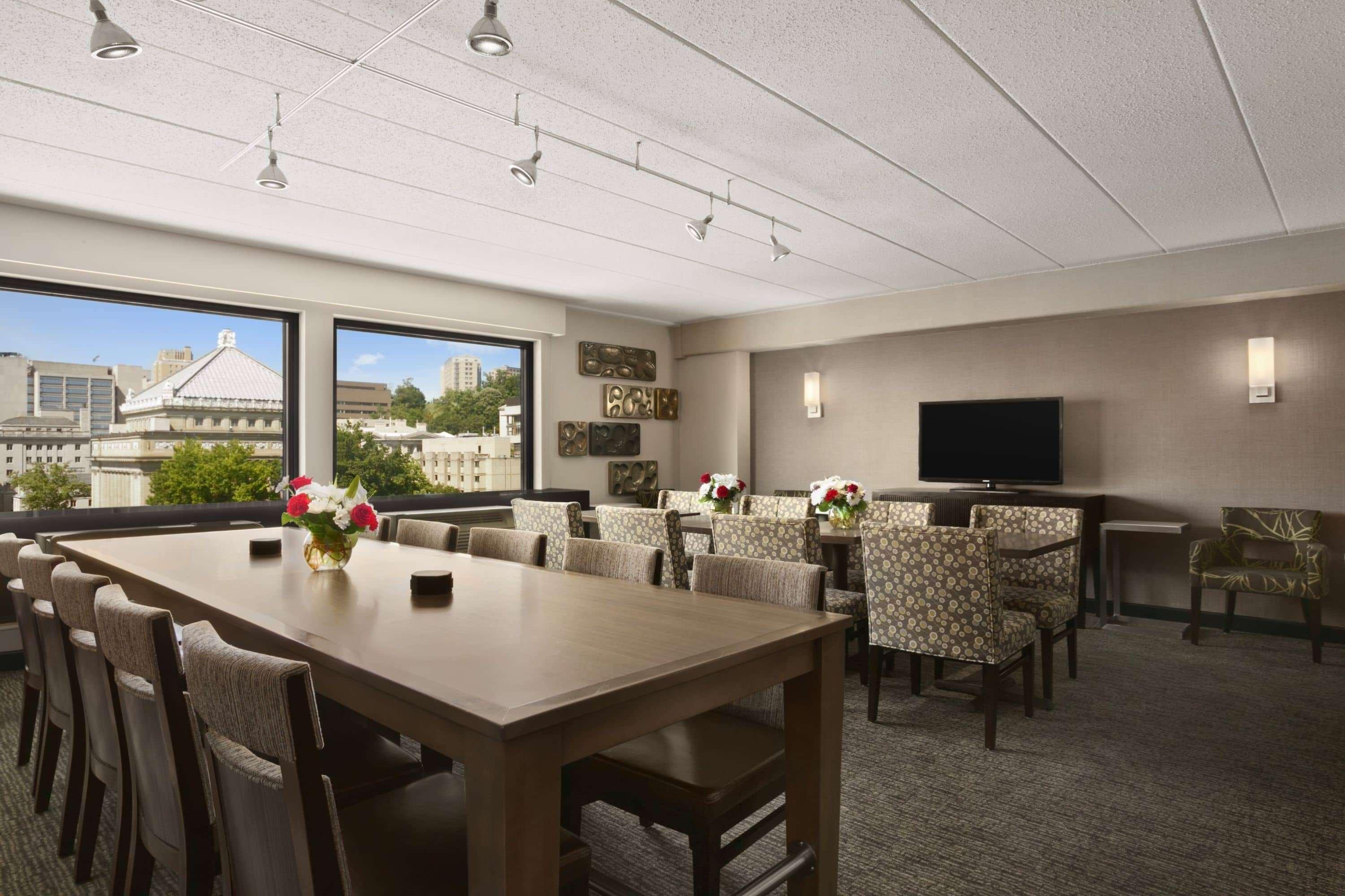 Wyndham Garden Midland Hotel Ngoại thất bức ảnh